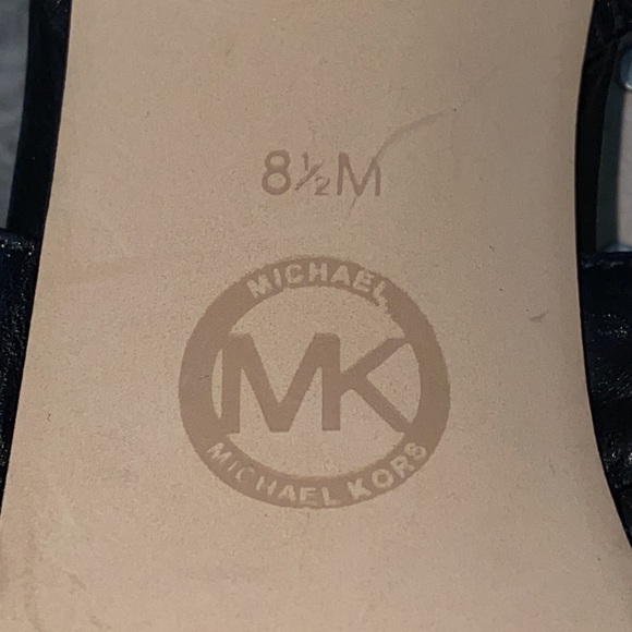 🎉HP🎉 ✨NEW✨ MICHAEL Michael Kors Black and Silver Heels - Picture 8 of 8